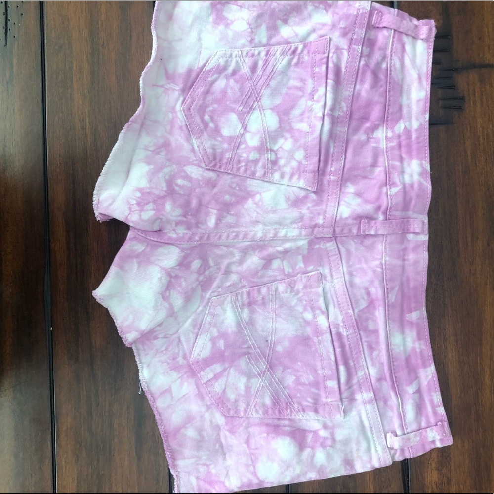 Shorts - Picture 2 of 3